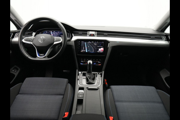 Volkswagen Passat Variant 1.4 TSI PHEV GTE Business Trekhaak Virtual Cockpit Stoelverwarming Camera 180