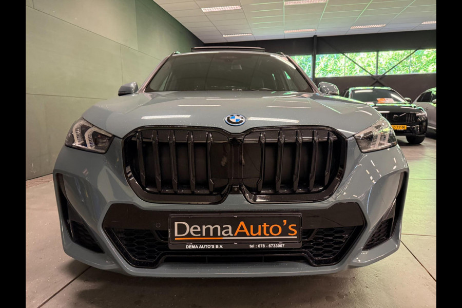 BMW X1 XDrive30e M-SPORT 327PK PANO/LEDER/H-KARDON/H-UP/NAVI/LED/DAB/CARPLAY//