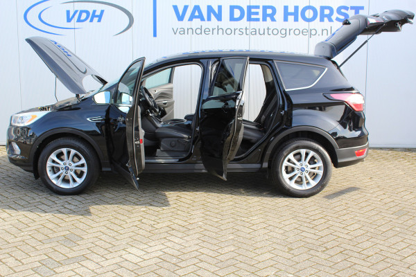 Ford Kuga 1.5-150pk EcoBoost Titanium. Nette goed onderhouden Ford Kuga. LET OP caravanbezitters: trekgewicht 2.000kg ! Volautm. airco, voorraam verwarming, elektr. trekhaak, navigatie, telefoonvoorb., LM wielen, metallic lak etc.