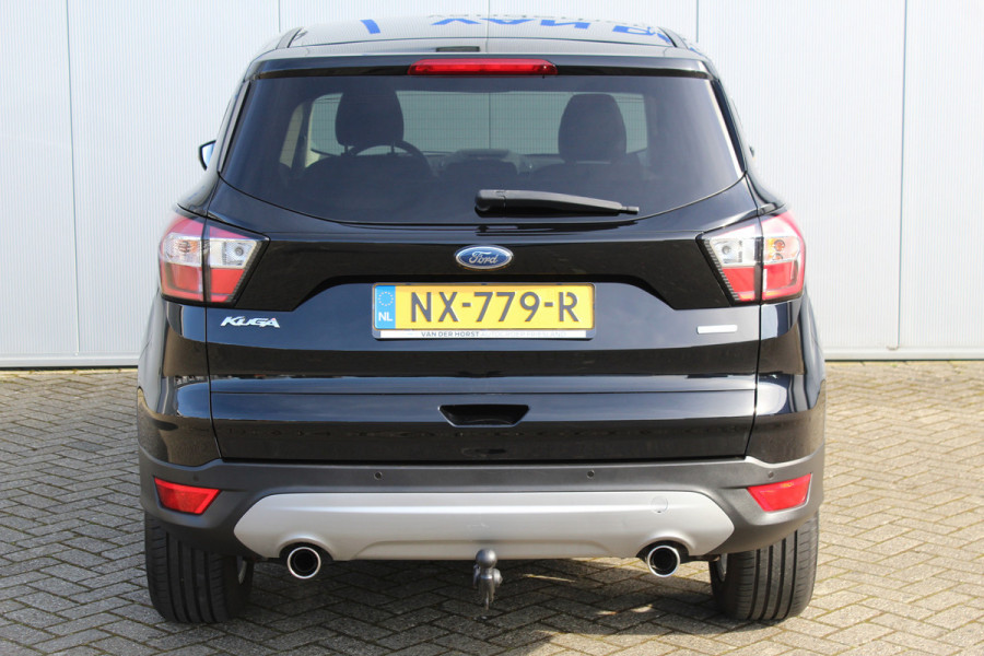 Ford Kuga 1.5-150pk EcoBoost Titanium. Nette goed onderhouden Ford Kuga. LET OP caravanbezitters: trekgewicht 2.000kg ! Volautm. airco, voorraam verwarming, elektr. trekhaak, navigatie, telefoonvoorb., LM wielen, metallic lak etc.