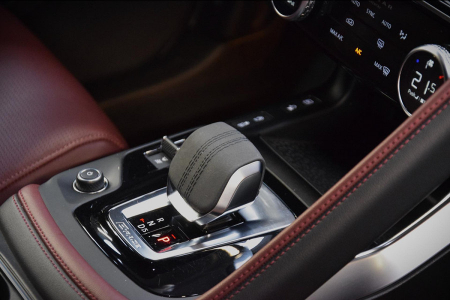 Jaguar E-Pace 2023 1.5 P300e AWD R-Dynamic S Navi|Leder|1e Eig|BTW|Dealer Onderhouden