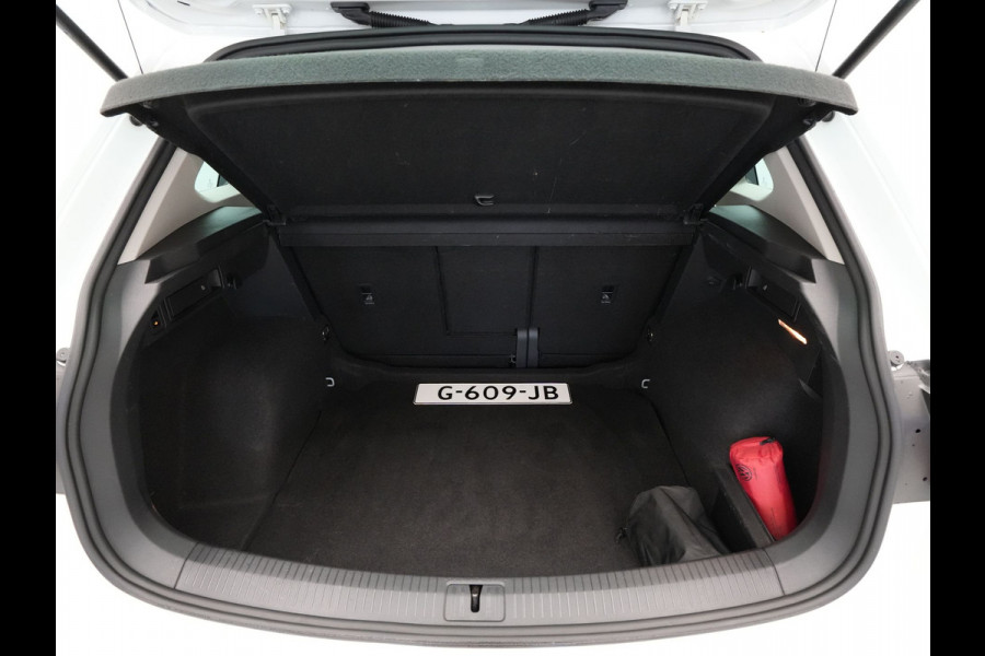 Volkswagen Tiguan 1.5 TSI 130pk Comfortline Navigatie Panoramadak Stoelverwarming Acc 340