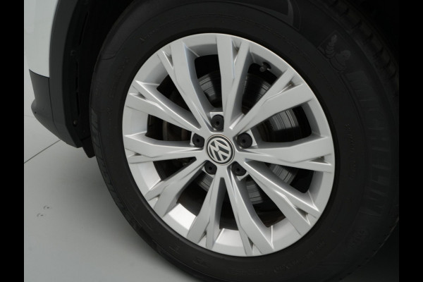 Volkswagen Tiguan 1.5 TSI 130pk Comfortline Navigatie Panoramadak Stoelverwarming Acc 340