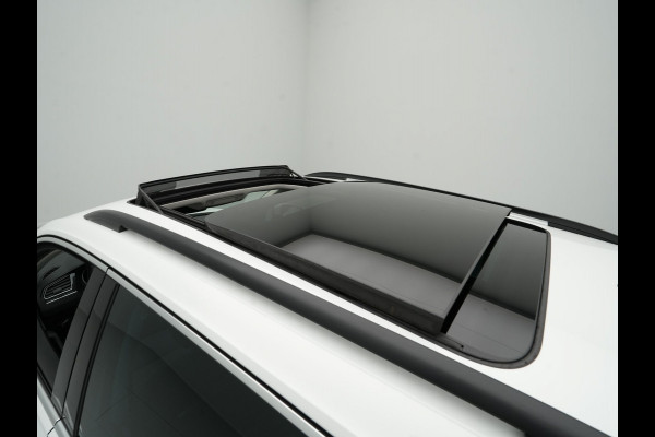 Volkswagen Tiguan 1.5 TSI 130pk Comfortline Navigatie Panoramadak Stoelverwarming Acc 340