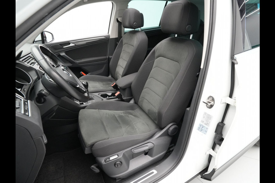 Volkswagen Tiguan 1.5 TSI 130pk Comfortline Navigatie Panoramadak Stoelverwarming Acc 340
