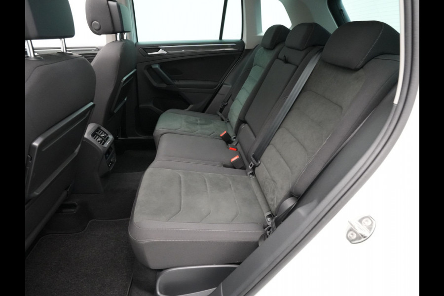 Volkswagen Tiguan 1.5 TSI 130pk Comfortline Navigatie Panoramadak Stoelverwarming Acc 340