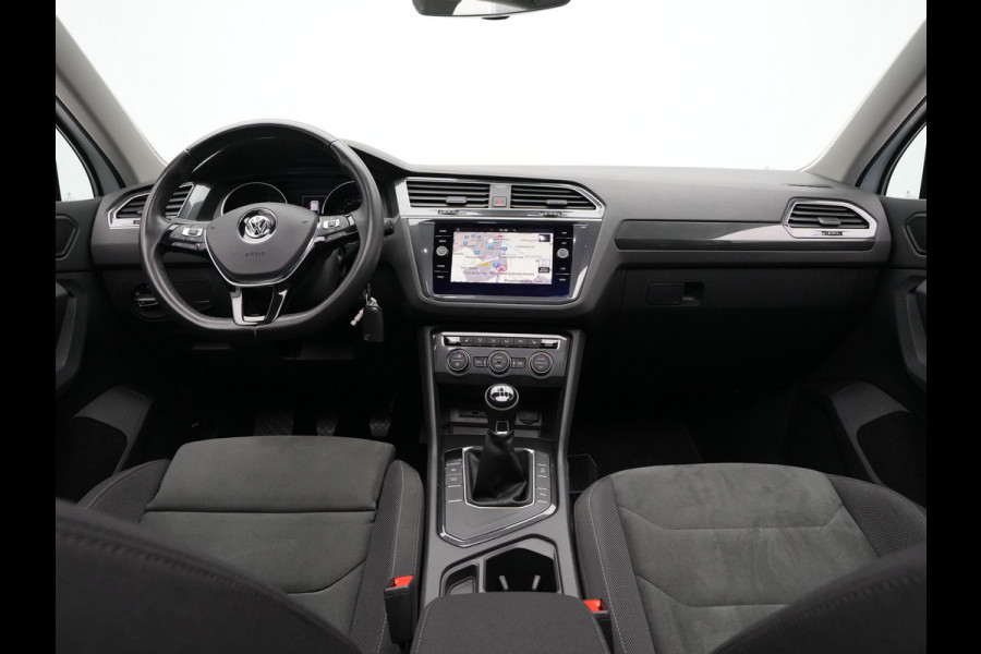 Volkswagen Tiguan 1.5 TSI 130pk Comfortline Navigatie Panoramadak Stoelverwarming Acc 340