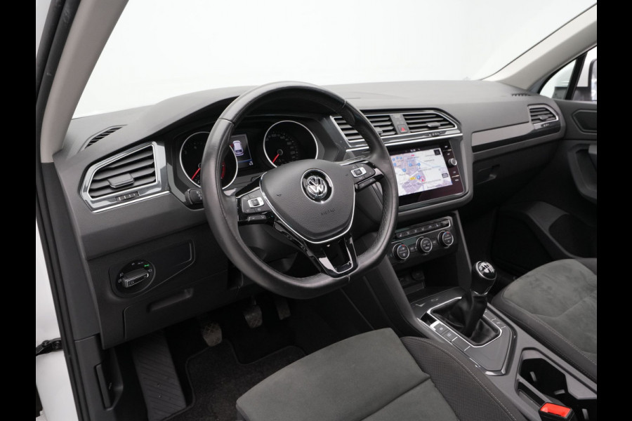 Volkswagen Tiguan 1.5 TSI 130pk Comfortline Navigatie Panoramadak Stoelverwarming Acc 340