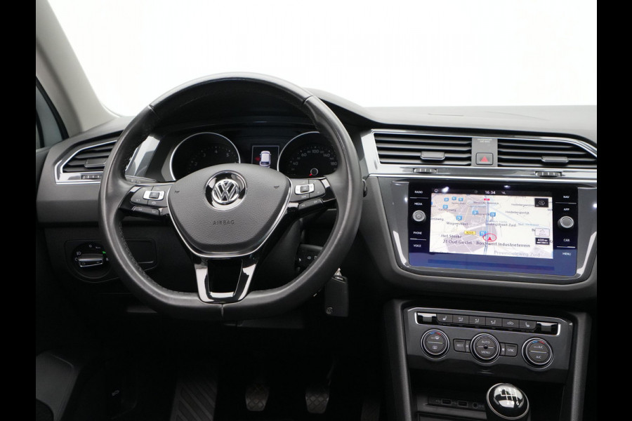 Volkswagen Tiguan 1.5 TSI 130pk Comfortline Navigatie Panoramadak Stoelverwarming Acc 340
