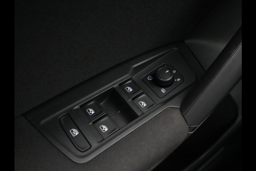 Volkswagen Tiguan 1.5 TSI 130pk Comfortline Navigatie Panoramadak Stoelverwarming Acc 340