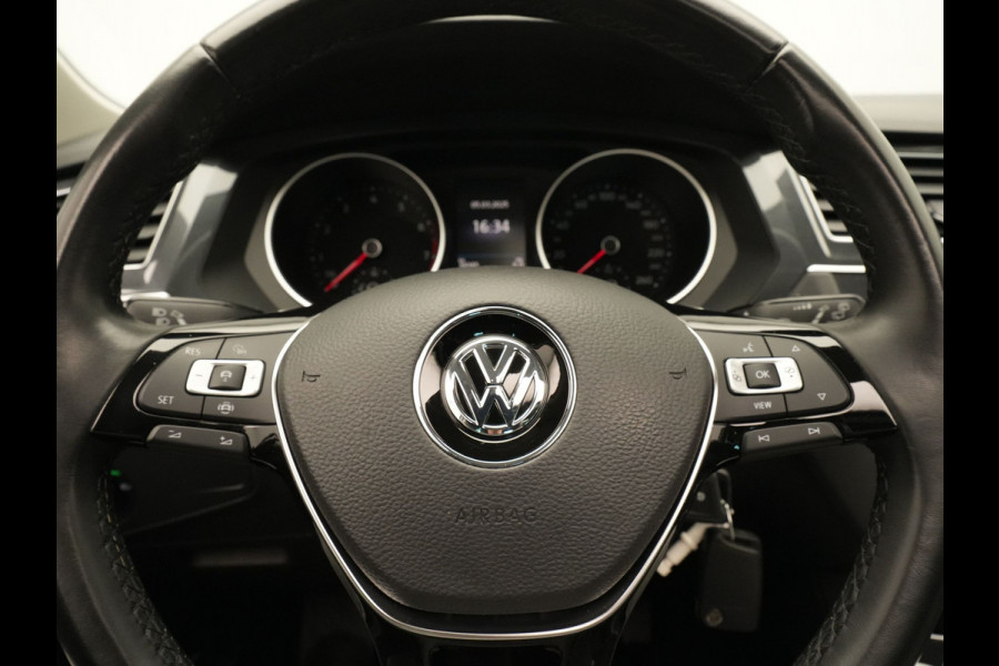Volkswagen Tiguan 1.5 TSI 130pk Comfortline Navigatie Panoramadak Stoelverwarming Acc 340