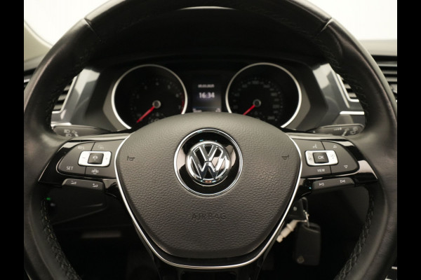 Volkswagen Tiguan 1.5 TSI 130pk Comfortline Navigatie Panoramadak Stoelverwarming Acc 340