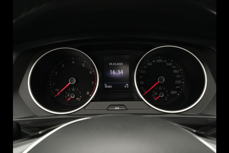 Volkswagen Tiguan 1.5 TSI 130pk Comfortline Navigatie Panoramadak Stoelverwarming Acc 340