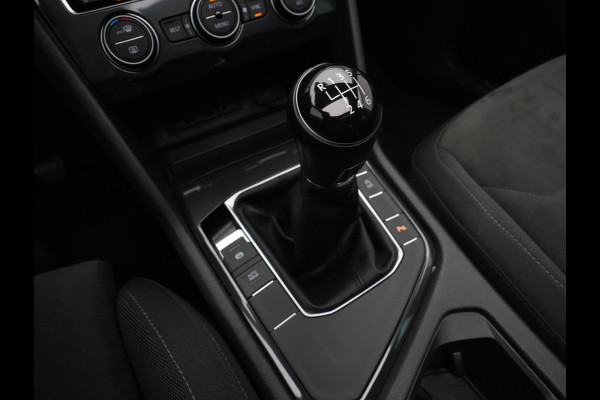 Volkswagen Tiguan 1.5 TSI 130pk Comfortline Navigatie Panoramadak Stoelverwarming Acc 340