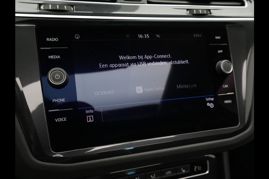 Volkswagen Tiguan 1.5 TSI 130pk Comfortline Navigatie Panoramadak Stoelverwarming Acc 340