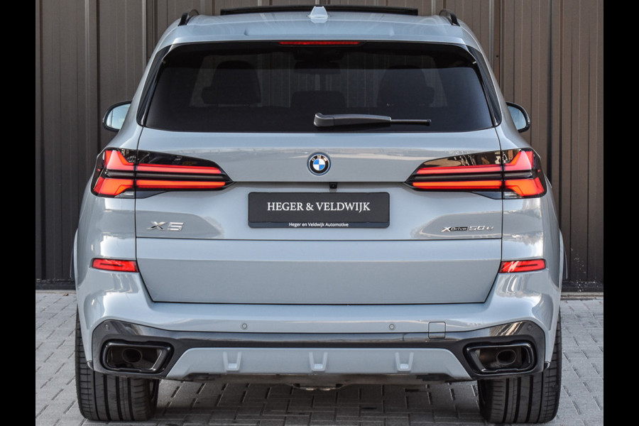 BMW X5 xDrive50e | PANORAMADAK | COMFORT ACCESS | LUCHTVERING | SOFT-CLOSE | TREKHAAK | COMFORT SEATS | AMBIANCE AIR | HARMAN/KARDON |