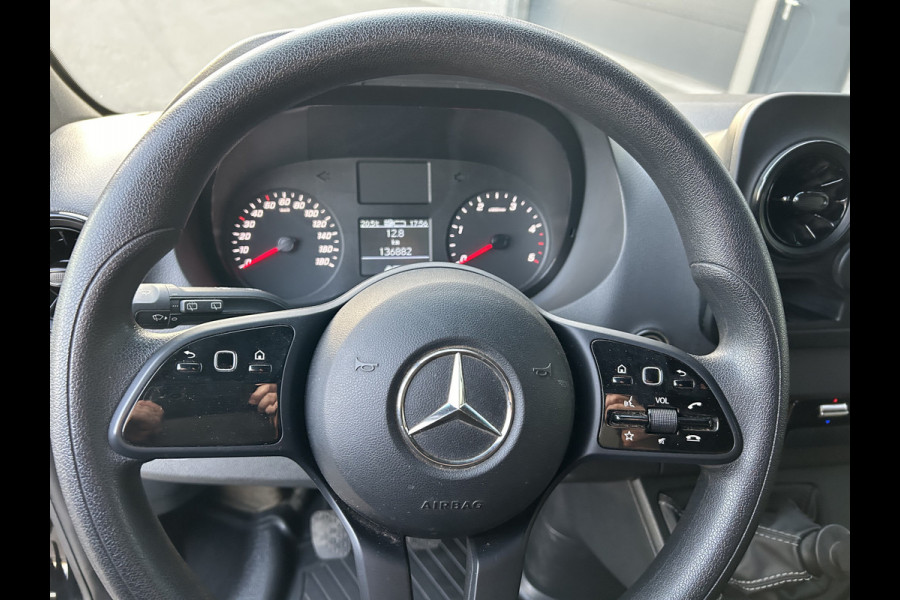 Mercedes-Benz Sprinter 311 CDI L1 H1 MBUX / Camera / Trekhaak / Carplay navigatie / Airco