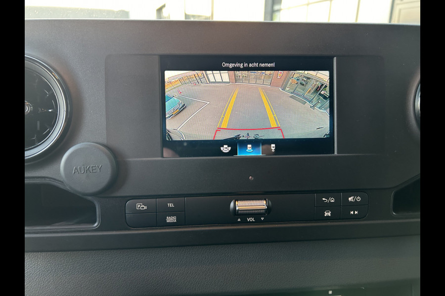 Mercedes-Benz Sprinter 311 CDI L1 H1 MBUX / Camera / Trekhaak / Carplay navigatie / Airco