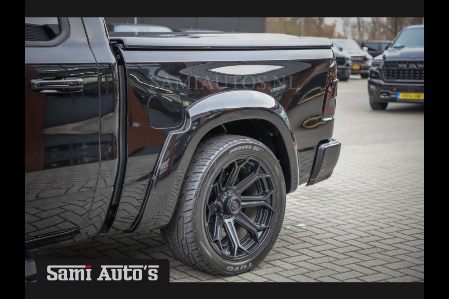 Dodge Ram 1500 BLACK BEAST | WIDE BODY | TOP STAAT | 5.7 V8 4x4 402 PK | LIMITED NIGHT EDITION | RAM VOL OPTIES | MWK | HUD | LUCHTVERING | PANO | BREDE WIELEN |