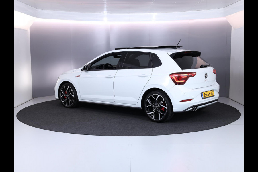 Volkswagen Polo 2.0 TSI GTI 207 pk Automaat (DSG) | Private lease vanaf € 649,- pm | Verlengde garantie | Navigatie via App | Panoramadak | Parkeersensoren | Achteruitrijcamera | Adaptieve cruise control | Stoelverwarming |