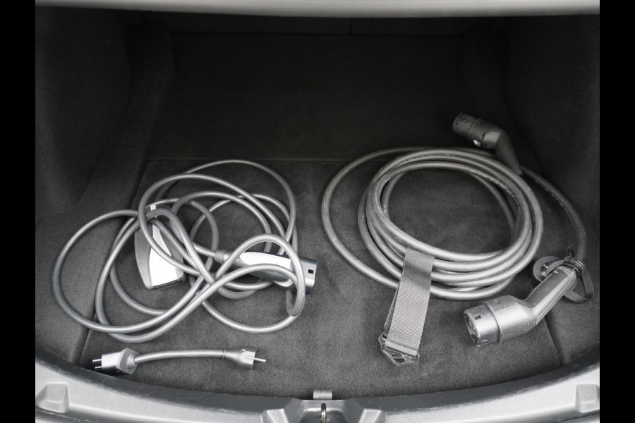 Tesla Model 3 Long Range RWD 75 kWh LEDER | AUTOPILOT | TESLA GARANTIE T/M 8-2027