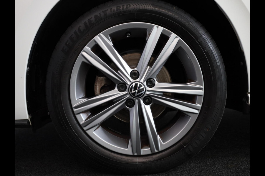 Volkswagen Polo 1.0 TSI R-Line Edition 95 pk |  R-line exterieur| Parkeersensoren | Adaptieve cruise control | Apple Carplay/Android Auto | |Navigatie via App
