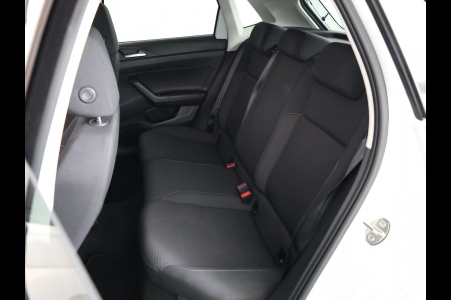 Volkswagen Polo 1.0 TSI R-Line Edition 95 pk |  R-line exterieur| Parkeersensoren | Adaptieve cruise control | Apple Carplay/Android Auto | |Navigatie via App