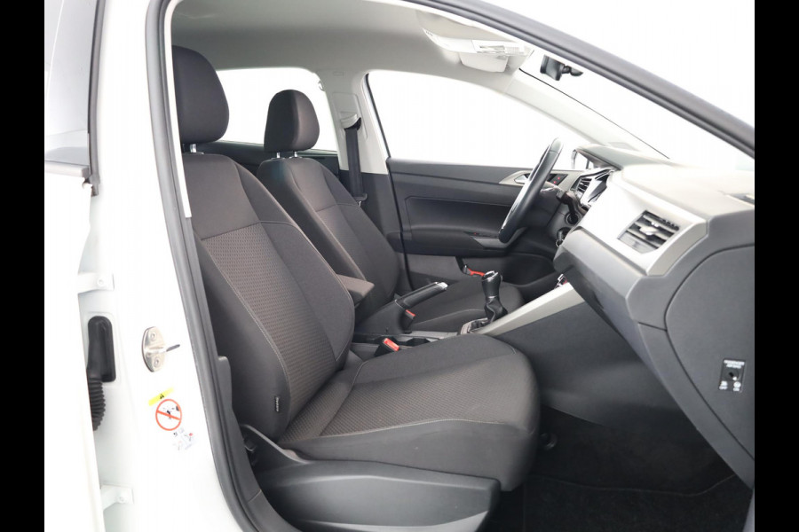 Volkswagen Polo 1.0 TSI R-Line Edition 95 pk |  R-line exterieur| Parkeersensoren | Adaptieve cruise control | Apple Carplay/Android Auto | |Navigatie via App