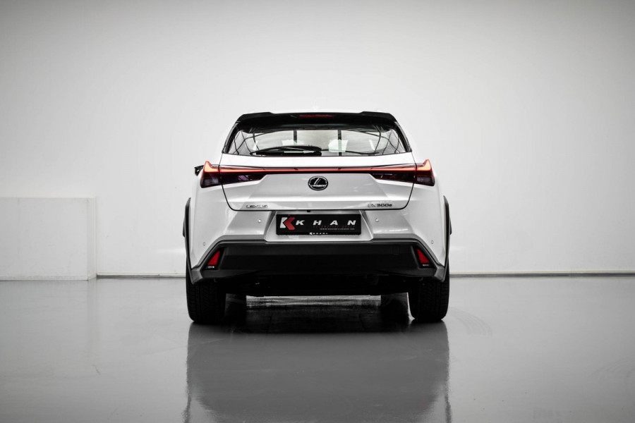 Lexus UX 300e Luxury 54 kWh |Stoelverkoeling|ACC|Leder|Camera|