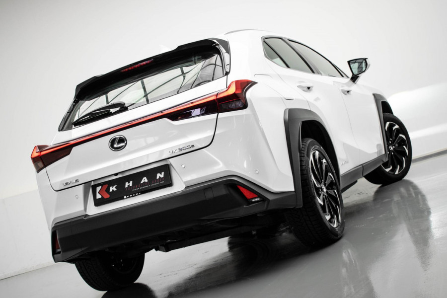 Lexus UX 300e Luxury 54 kWh |Stoelverkoeling|ACC|Leder|Camera|