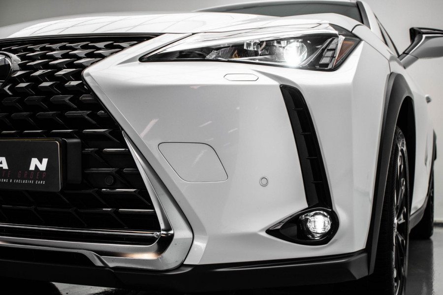 Lexus UX 300e Luxury 54 kWh |Stoelverkoeling|ACC|Leder|Camera|