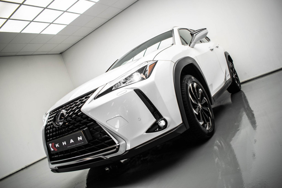 Lexus UX 300e Luxury 54 kWh |Stoelverkoeling|ACC|Leder|Camera|