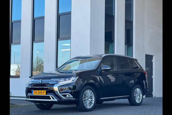 Mitsubishi Outlander 2.4 PHEV Intense+, luxe interieur, schuifdak, trekhaak, nl auto met nationale auto pas