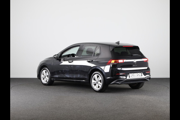 Volkswagen Golf 1.5 eTSI Life Business 130 pk Automaat (DSG) | Navigatie | Parkeersensoren | Achteruitrijcamera | Adaptieve cruise control | Stoelverwarming | LED koplampen |