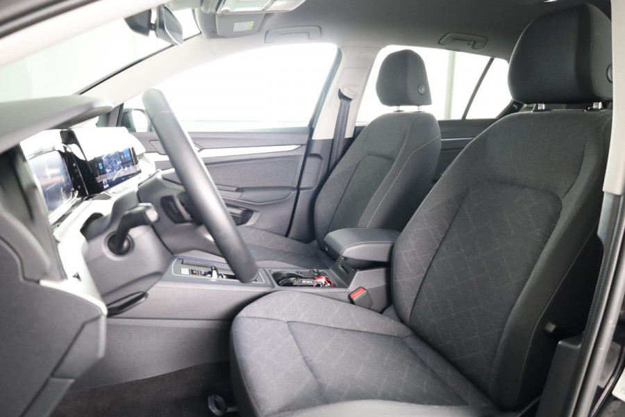 Volkswagen Golf 1.5 eTSI Life Business 130 pk Automaat (DSG) | Navigatie | Parkeersensoren | Achteruitrijcamera | Adaptieve cruise control | Stoelverwarming | LED koplampen |