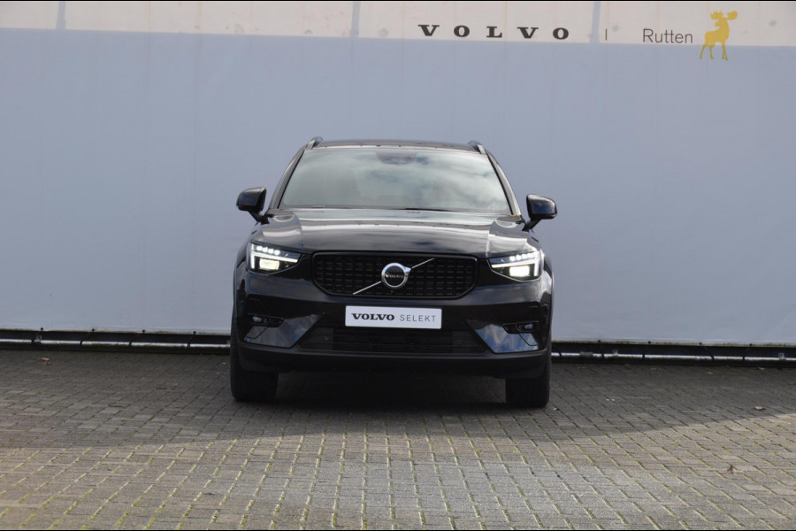 Volvo XC40 B4 211PK Automaat Plus Dark / Adaptive cruise control / Elektrische stoelen / Harman Kardon audio / Pilot assist / BLIS / Stoel en stuur verwarming / Elektrische achterklep / Parkeersensoren met camera / Google infotainment /