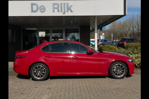 Alfa Romeo Giulia 2.0T Super | Leder, Navi, Camera, Climate, Cruise | NAP | 200 PK |