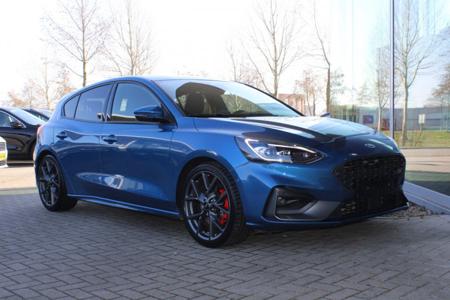 Ford Focus 2.3 EcoBoost ST-3 | Adaptive cruise control | Winter Pack | Head up Display | Sper differentieel | Bang & Olufsen | Achteruitrijcamera