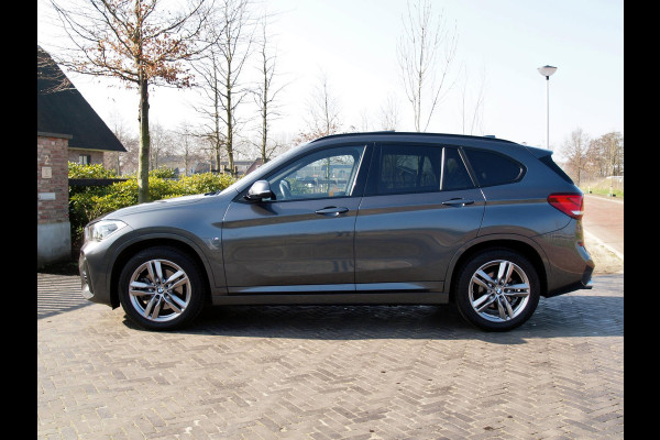 BMW X1 xDrive20i High Executive | M-Pakket | Panoramadak | Dealer onderhouden |