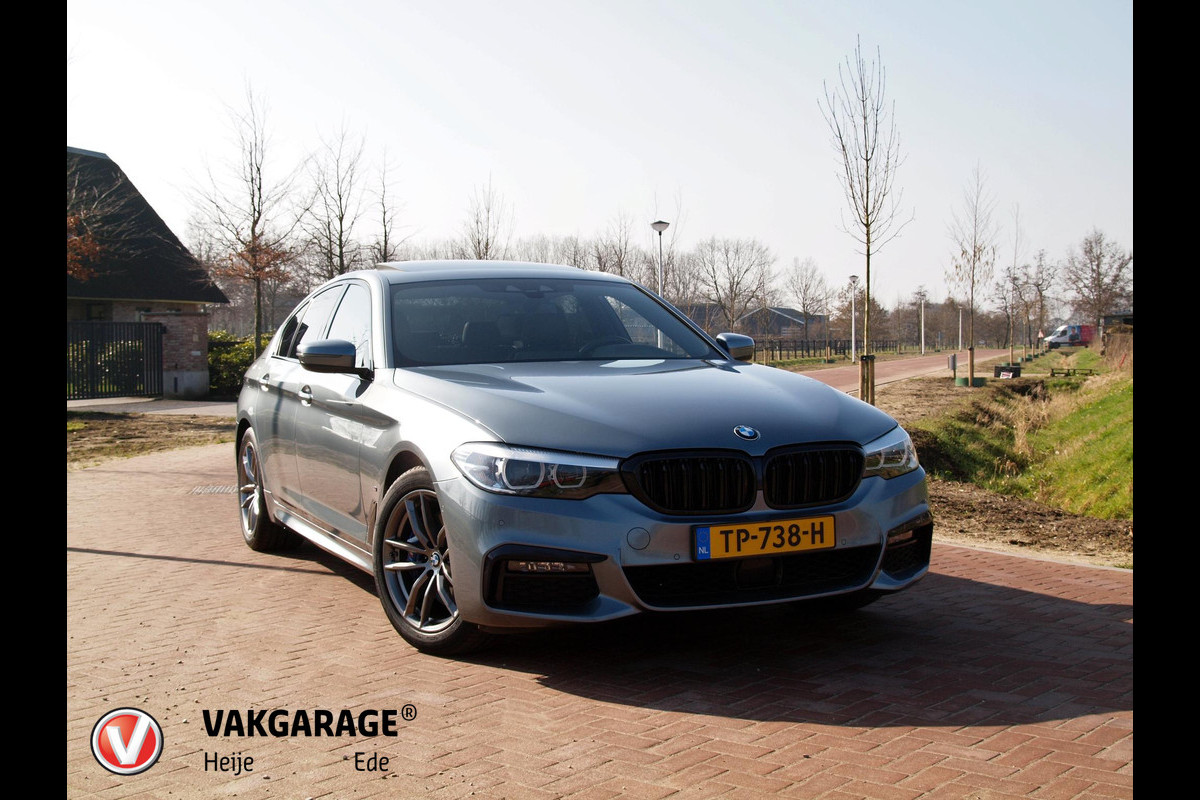 BMW 5 Serie 530e iPerformance Executive | M-Pakket | Schuifdak | Camera | Dealer Onderhouden | NL-Auto |