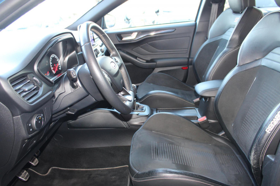 Ford Focus 2.3 EcoBoost ST-3 | Adaptive cruise control | Winter Pack | Head up Display | Sper differentieel | Bang & Olufsen | Achteruitrijcamera