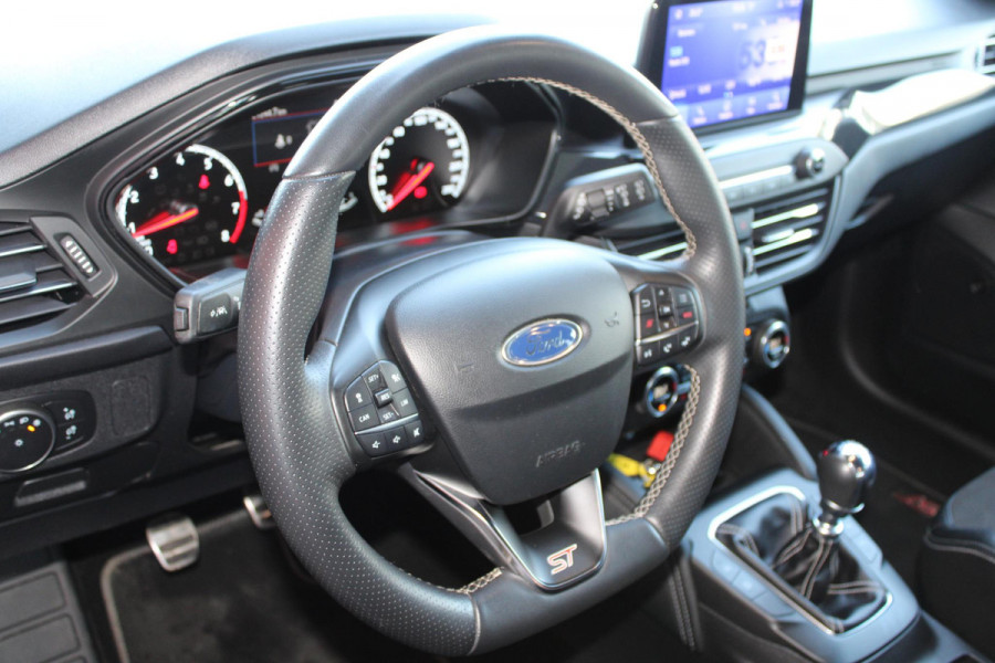 Ford Focus 2.3 EcoBoost ST-3 | Adaptive cruise control | Winter Pack | Head up Display | Sper differentieel | Bang & Olufsen | Achteruitrijcamera