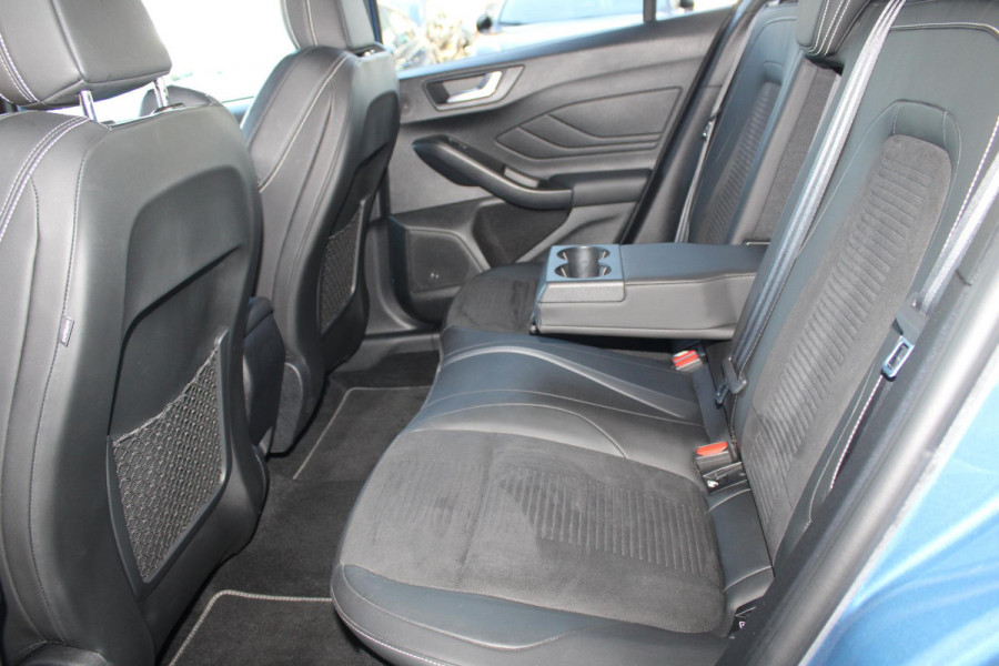 Ford Focus 2.3 EcoBoost ST-3 | Adaptive cruise control | Winter Pack | Head up Display | Sper differentieel | Bang & Olufsen | Achteruitrijcamera