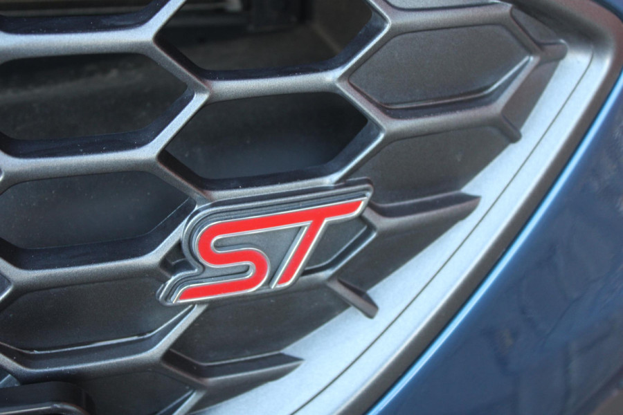 Ford Focus 2.3 EcoBoost ST-3 | Adaptive cruise control | Winter Pack | Head up Display | Sper differentieel | Bang & Olufsen | Achteruitrijcamera