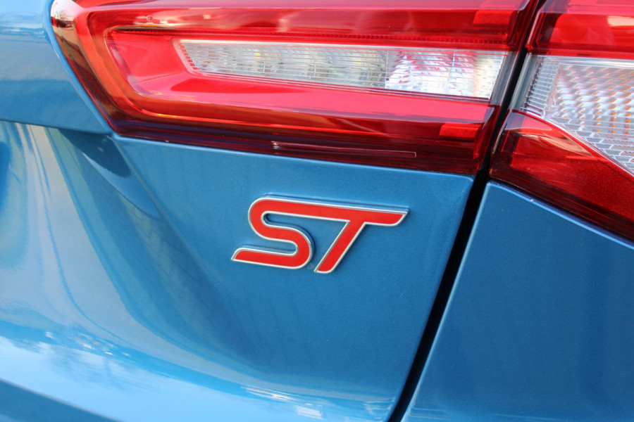 Ford Focus 2.3 EcoBoost ST-3 | Adaptive cruise control | Winter Pack | Head up Display | Sper differentieel | Bang & Olufsen | Achteruitrijcamera