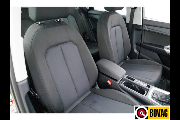 Audi Q3 35 TFSI Business Edition | Stoelverwarming | 20 inch LMV | Navigatie Adaptive cruise, Grootlichtassistent