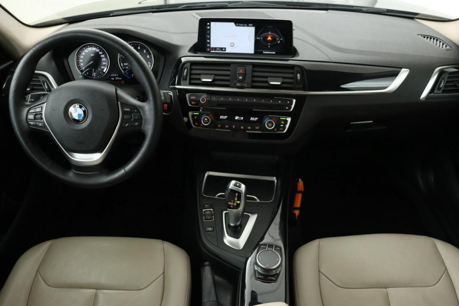 BMW 1-serie 118i High Executive | Adaptive cruise | Leder | Stoelverwarming | Urban Line | Full LED | PDC | Stuurverwarming | DAB | Navigatie