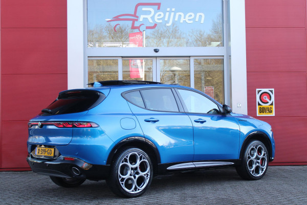 Alfa Romeo Tonale 1.3T PHEV Q4 280PK Edizione Speciale | PANORAMISCH SCHUIF / KANTELDAK | HARMAN CARDON PREMIUM AUDIO  | LEDEREN BEKLEDING | VOORSTOELEN / STUUR VERWARMD | VOORSTOELEN GEVENTILEERD | VOORSTOELEN ELEKTRISCH VERSTELBAAR MET GEHEUGEN FUNCTIE |APPLE CARPLAY / ANDROID AUTO | 360° CAMERA | DODEHOEK DETECTIE | 20"INCH LICHTMETALEN VELGEN | ADAPTIVE CRUISE CONTROL | KEYLESS ENTRY / START | ELEKTRISCH BEDIENBARE ACHTERKLEP | DRAADLOZE TELEFOONLADER | SFEER VERLICHTING | DONKERE HEMELBEKLEDING |