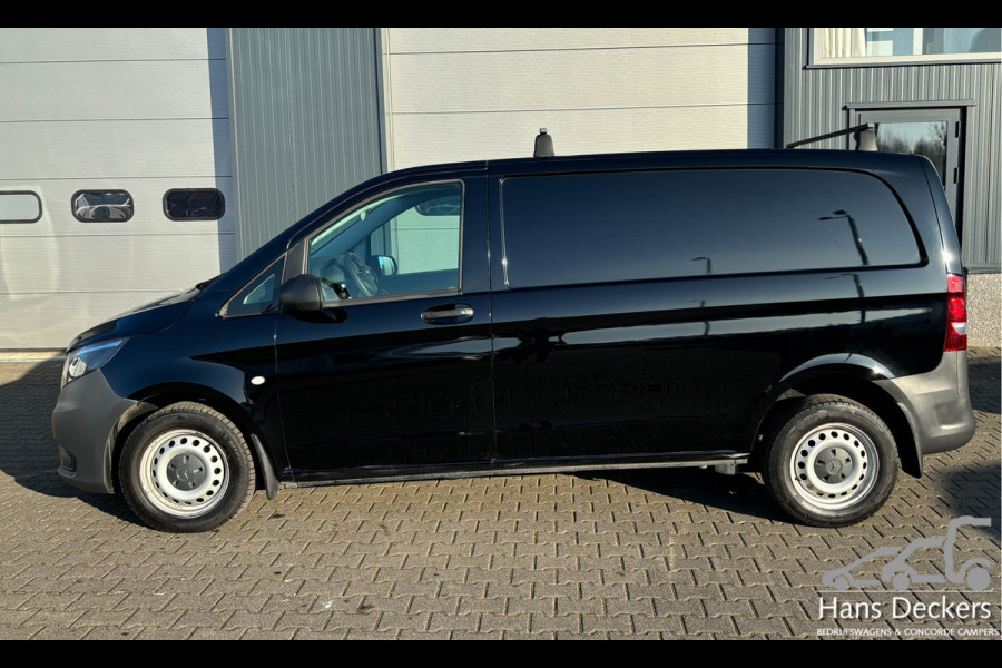 Mercedes-Benz Vito L1 Zwart Compact 111CDI Trekhaak Airco Stoelverwarming