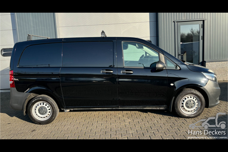 Mercedes-Benz Vito L1 Zwart Compact 111CDI Trekhaak Airco Stoelverwarming